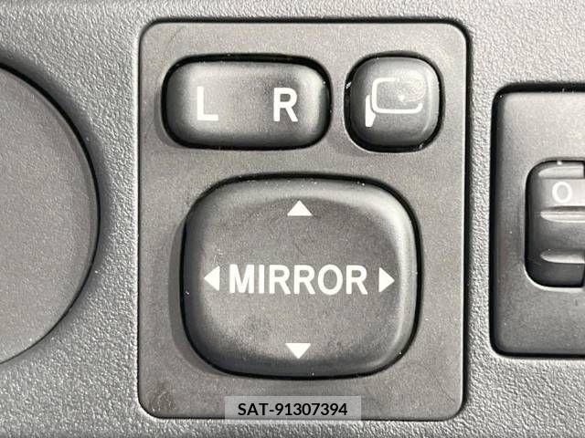 Toyota VITZ 2010-03 370165-6