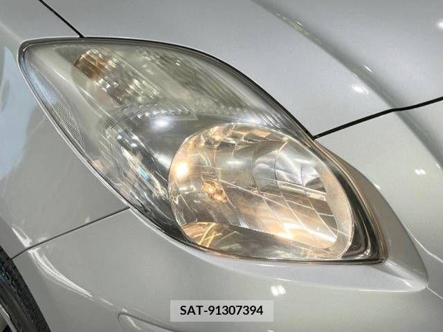 Toyota VITZ 2010-03 370165-12