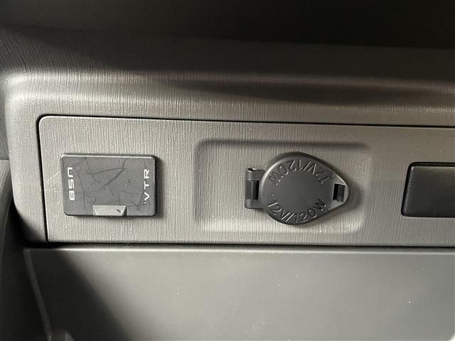 Toyota PRIUS ALPHA 2011-10 22232-8