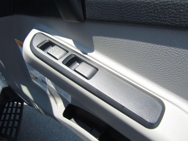 Mitsubishi CANTER 2023-01 2785-23