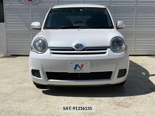 Toyota SIENTA 2011-11 251593-11