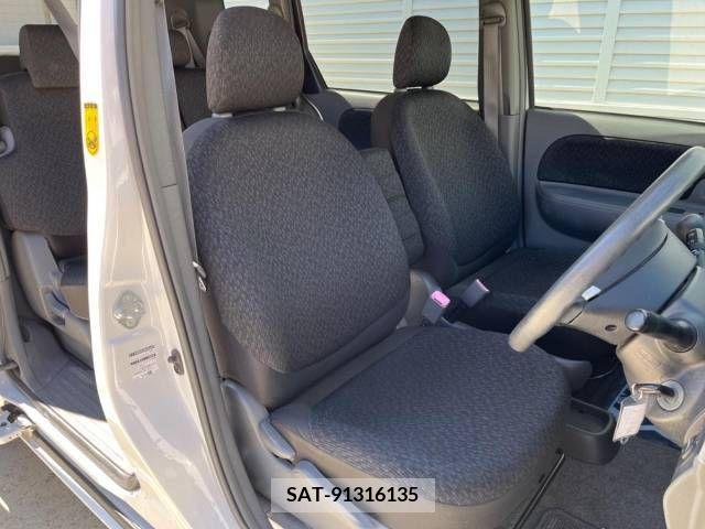 Toyota SIENTA 2011-11 251593-6