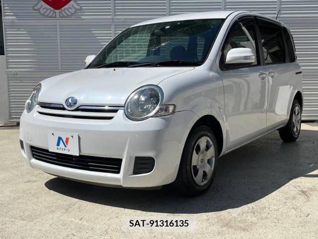 Toyota SIENTA 2011-11 251593-18