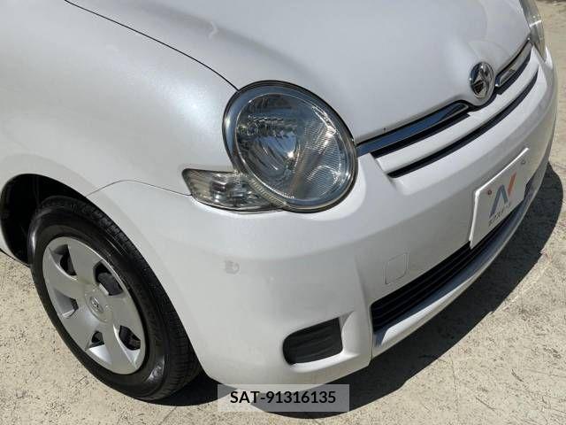 Toyota SIENTA 2011-11 251593-14