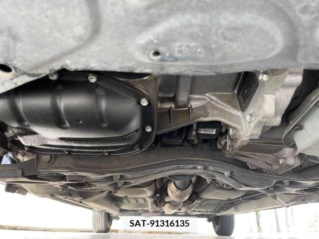 Toyota SIENTA 2011-11 251593-15