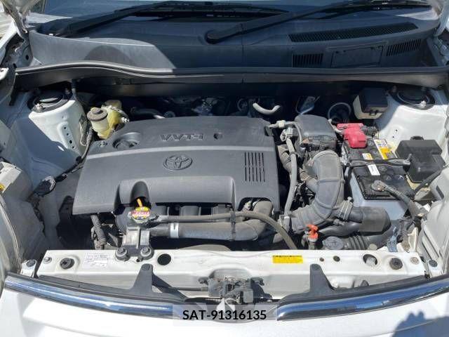Toyota SIENTA 2011-11 251593-17