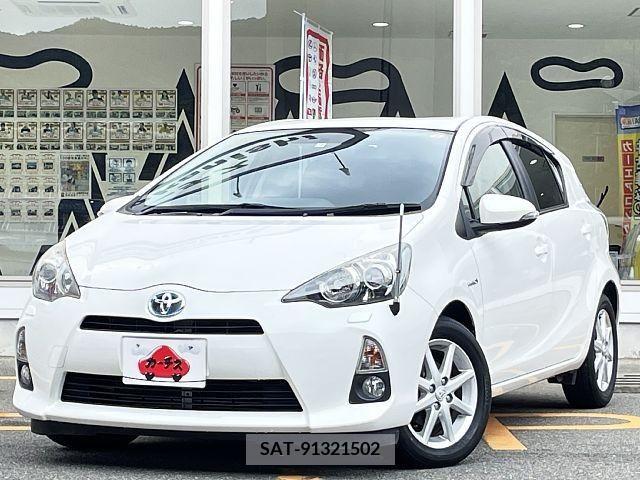 Toyota AQUA 2013-08 325932-0