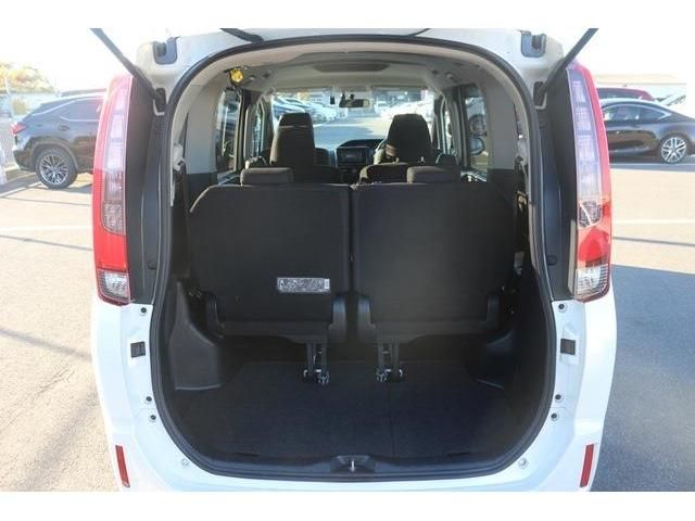 Toyota ESQUIRE 2015-02 193158-11