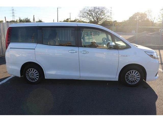 Toyota ESQUIRE 2015-02 193158-2