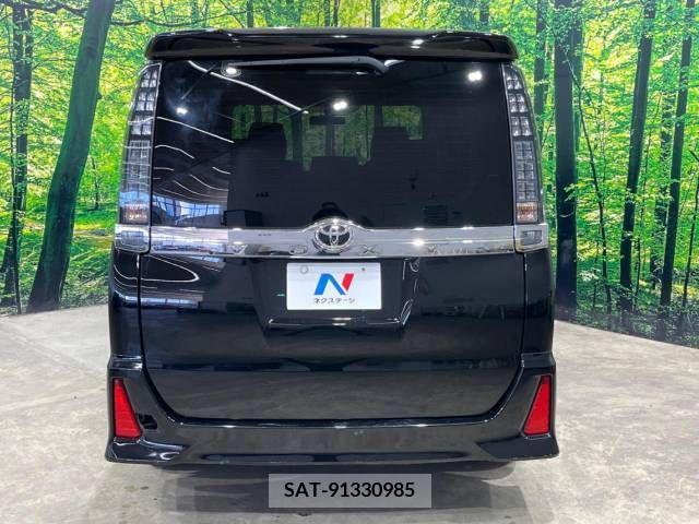 Toyota VOXY 2015-10 289146-16