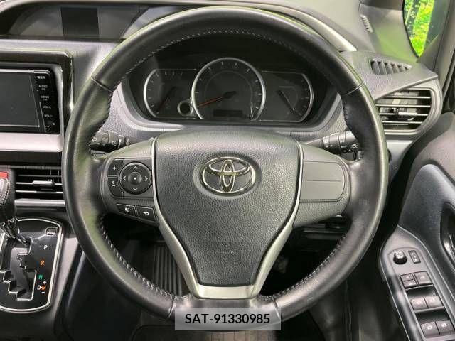 Toyota VOXY 2015-10 289146-12
