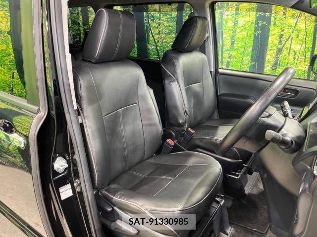 Toyota VOXY 2015-10 289146-8