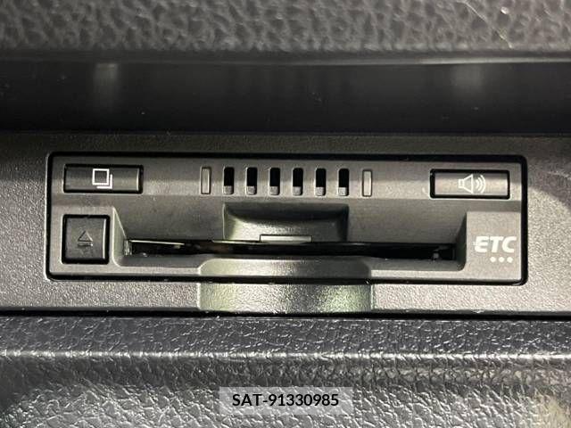 Toyota VOXY 2015-10 289146-4