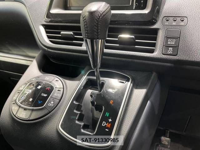Toyota VOXY 2015-10 289146-6