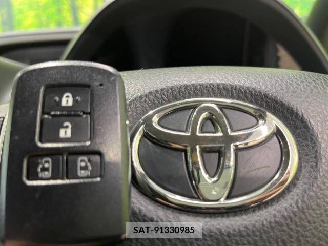 Toyota VOXY 2015-10 289146-7