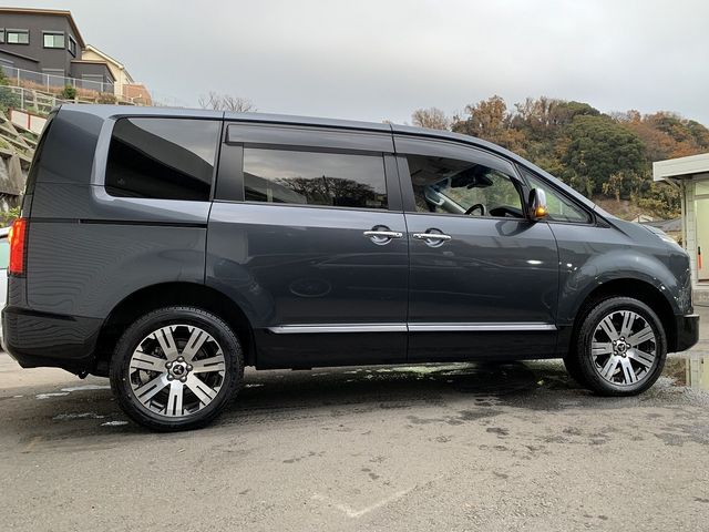 Mitsubishi DELICA D5 2022-10 28133-5