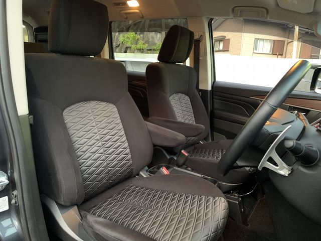 Mitsubishi DELICA D5 2022-10 28133-15