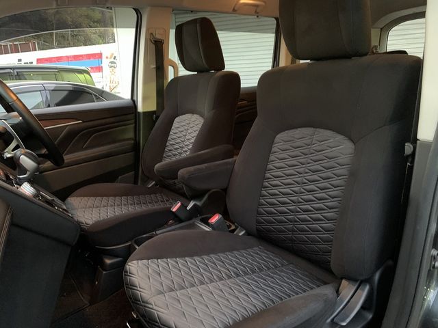 Mitsubishi DELICA D5 2022-10 28133-18