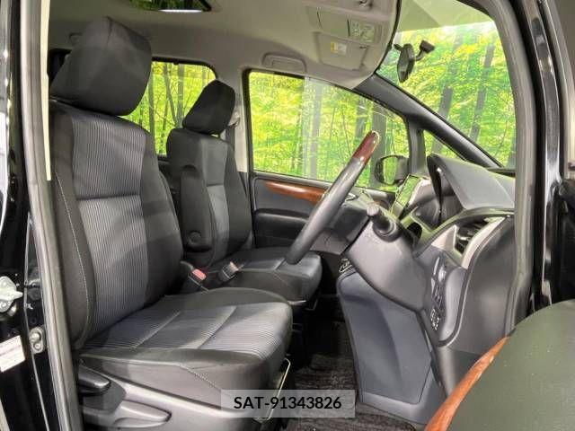 Toyota VOXY 2014-09 337522-8