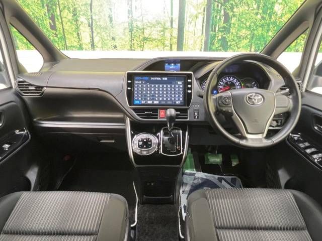 Toyota VOXY 2018-04 181078-1