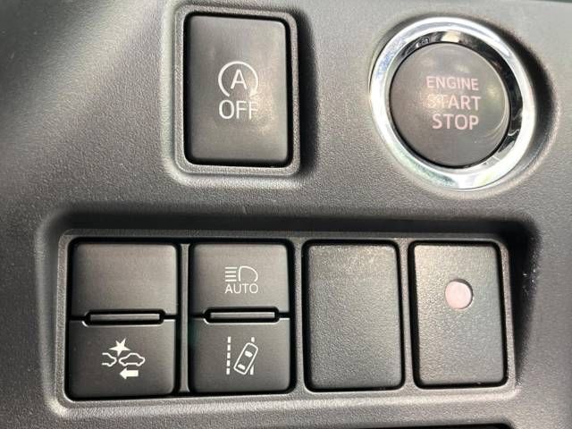 Toyota VOXY 2018-04 181078-8