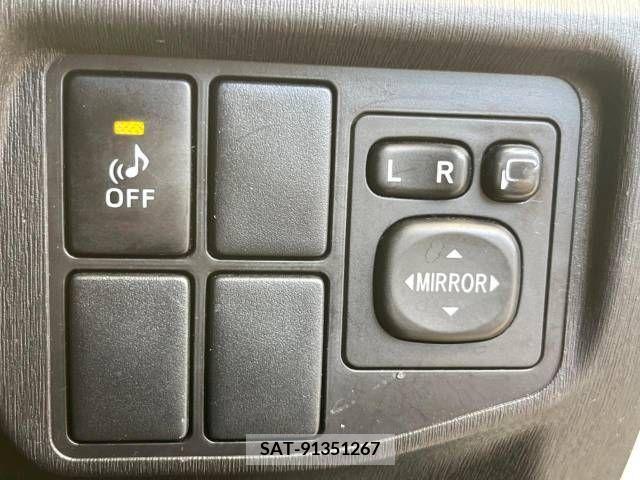 Toyota PRIUS 2012-07 366449-7