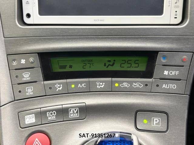 Toyota PRIUS 2012-07 366449-6