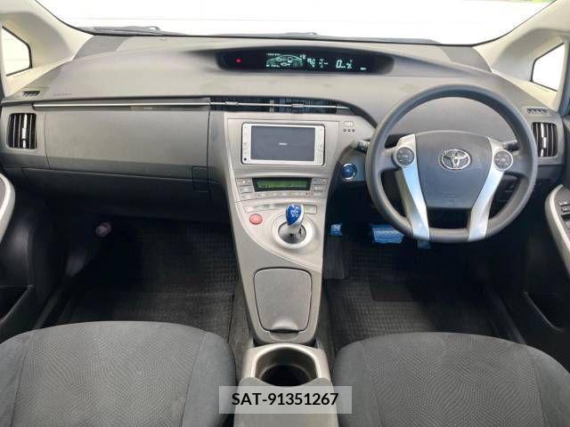 Toyota PRIUS 2012-07 366449-1
