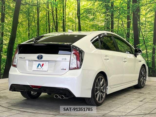 Toyota PRIUS 2013-11 281759-16