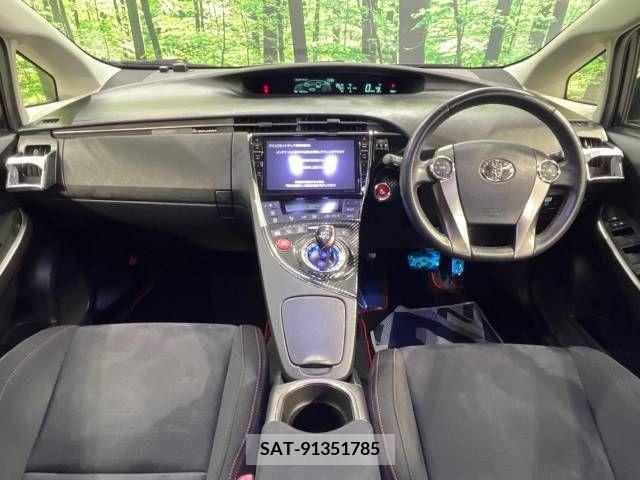 Toyota PRIUS 2013-11 281759-1
