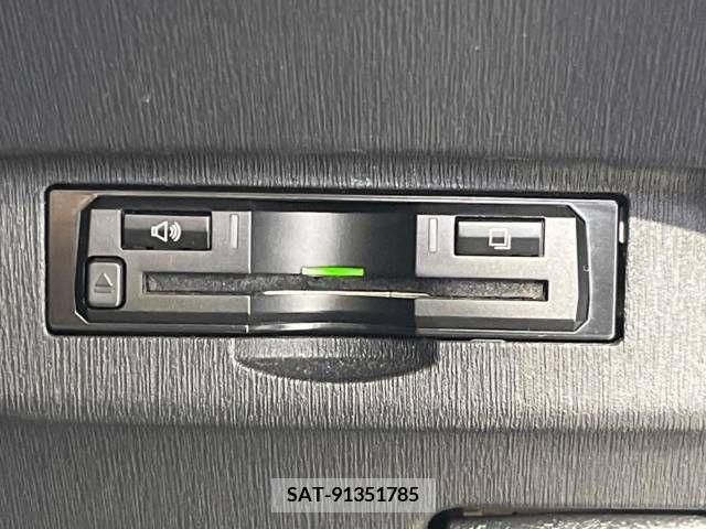 Toyota PRIUS 2013-11 281759-5