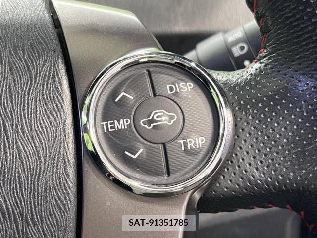 Toyota PRIUS 2013-11 281759-6