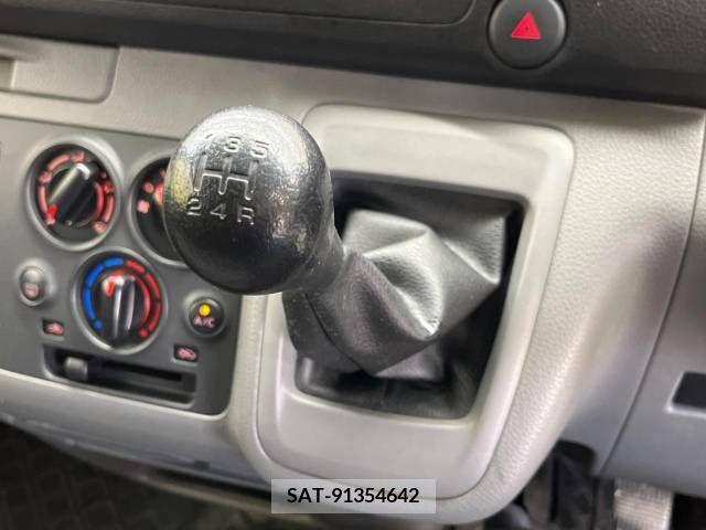 Nissan NV350 Caravan 2016-07 317428-2
