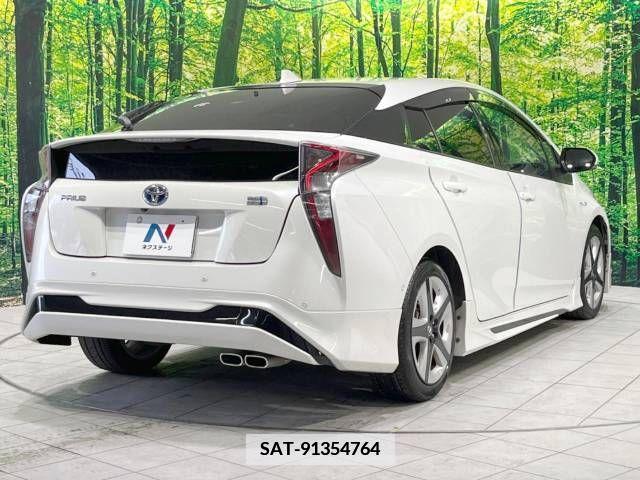 Toyota PRIUS 2016-06 346497-17