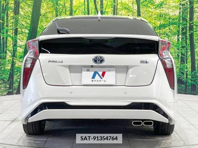 Toyota PRIUS 2016-06 346497-15