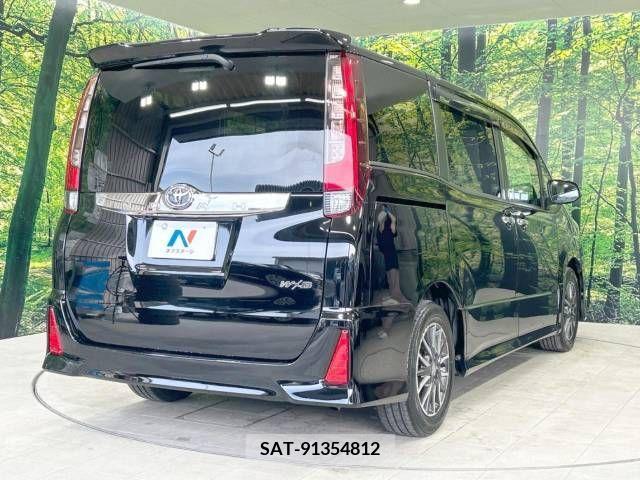 Toyota NOAH 2016-11 392814-17