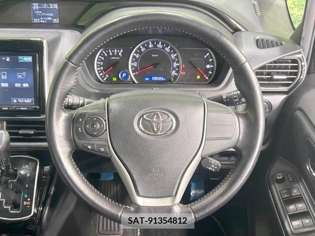 Toyota NOAH 2016-11 392814-11
