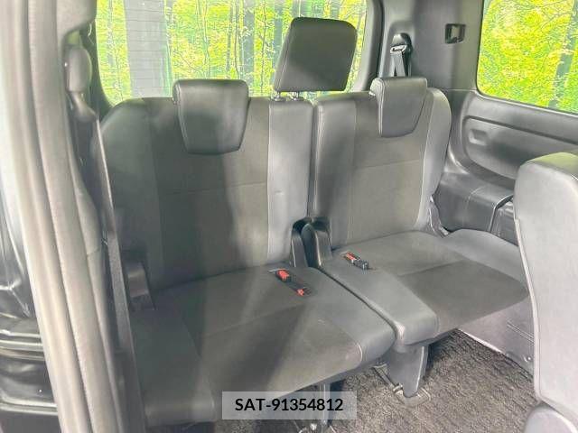 Toyota NOAH 2016-11 392814-9