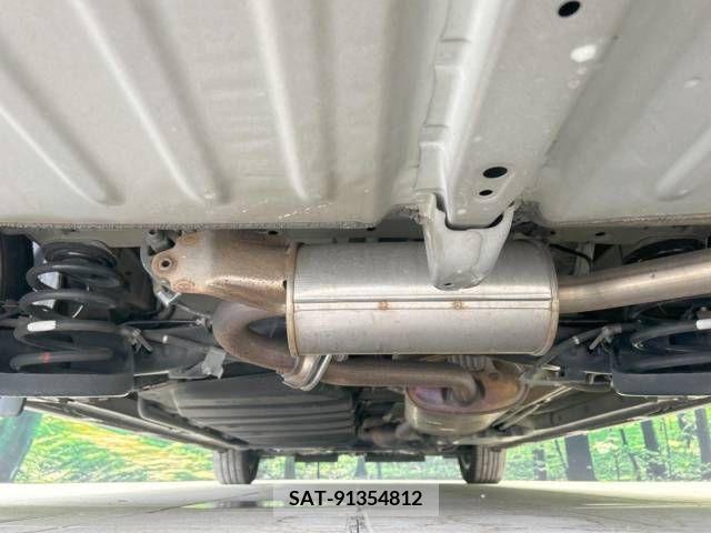 Toyota NOAH 2016-11 392814-19