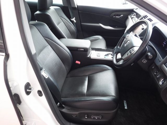 Toyota CROWN SEDAN 2013-04 23983-14
