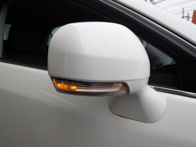Toyota CROWN SEDAN 2013-04 23983-3