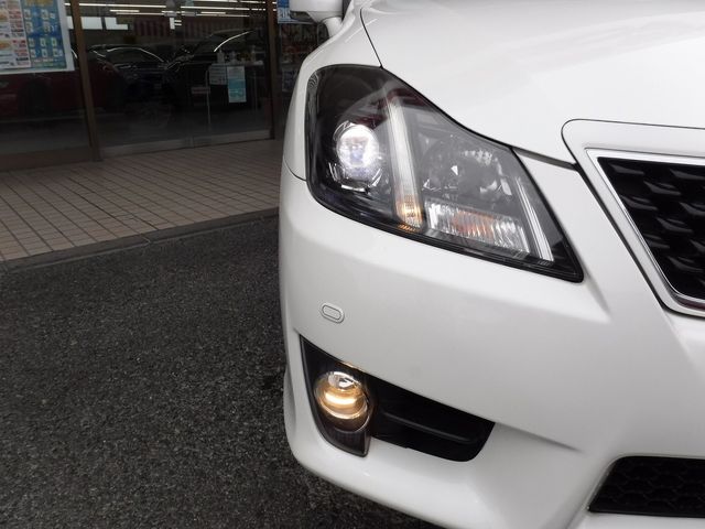 Toyota CROWN SEDAN 2013-04 23983-5