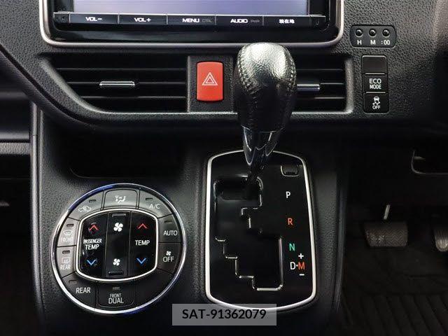 Toyota NOAH 2015-11 201811-15