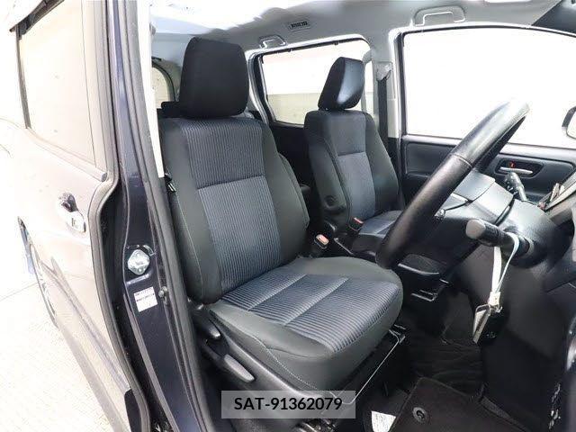 Toyota NOAH 2015-11 201811-3