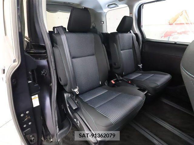 Toyota NOAH 2015-11 201811-4