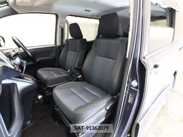 Toyota NOAH 2015-11 201811-5