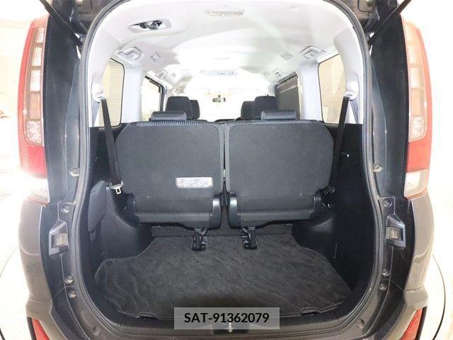 Toyota NOAH 2015-11 201811-8