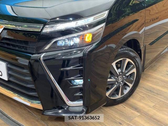 Toyota VOXY 2018-03 321713-12