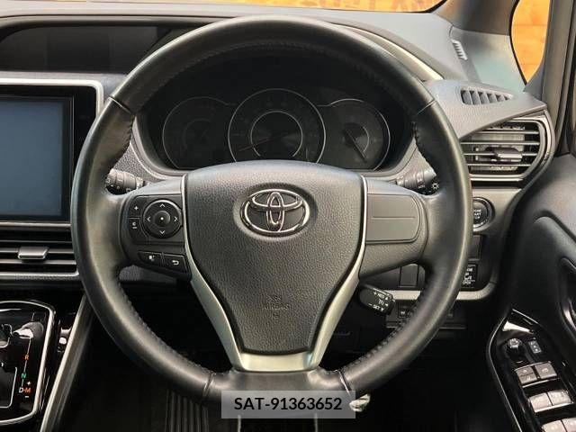 Toyota VOXY 2018-03 321713-11