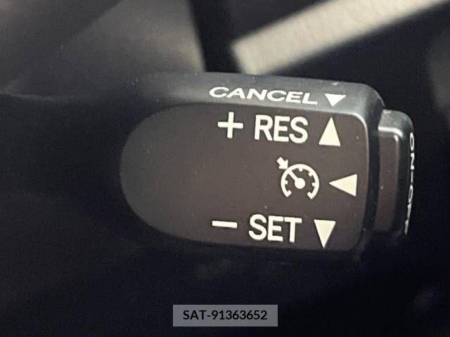 Toyota VOXY 2018-03 321713-7